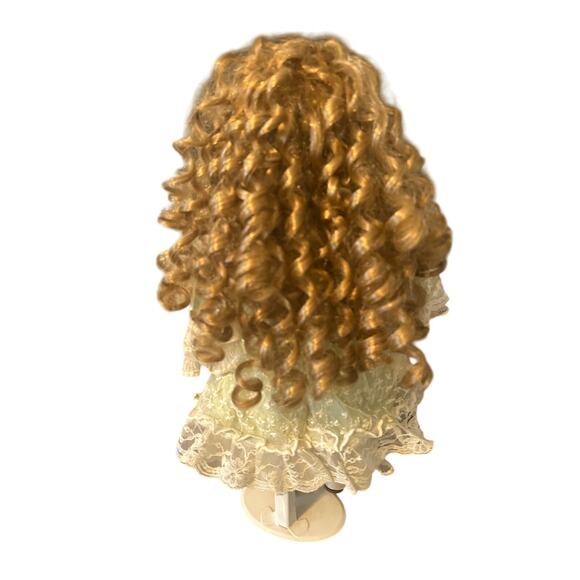 Vintage Seymour Mann Curly Haired Porcelain Doll Connoisseur Doll Collection - Picture 2 of 5